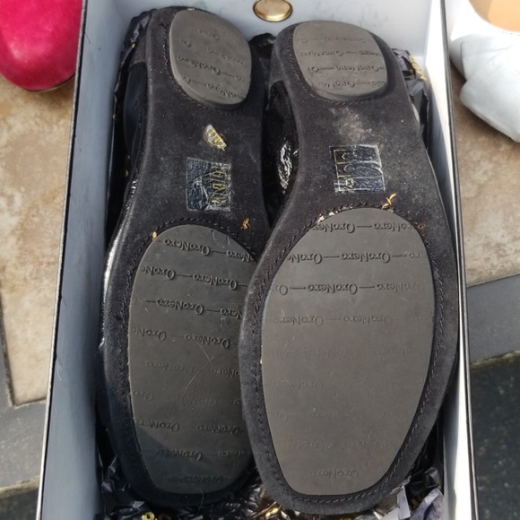 Oro Nero Open-Toe Flats - Picture 2 of 4